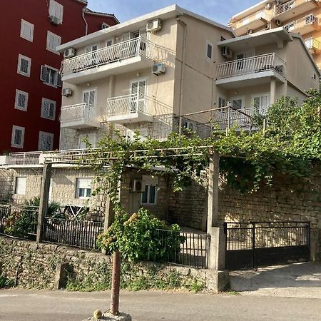 Guest House Garden Budva Bagian luar foto