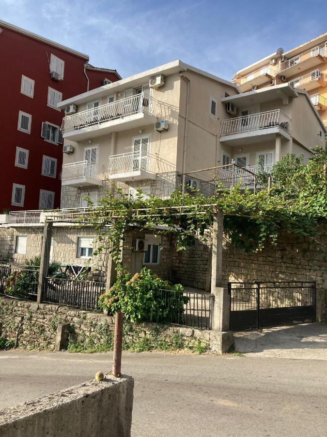 Guest House Garden Budva Bagian luar foto