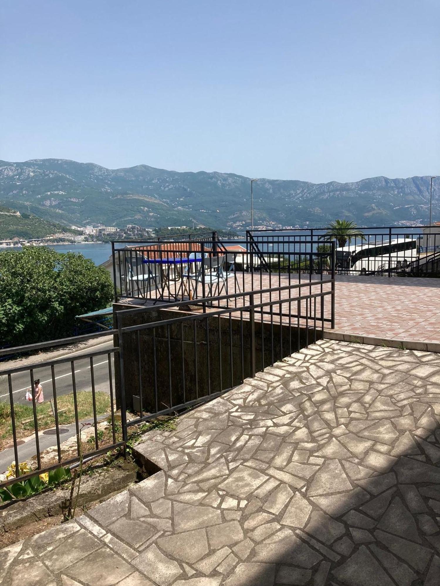 Guest House Garden Budva Bagian luar foto